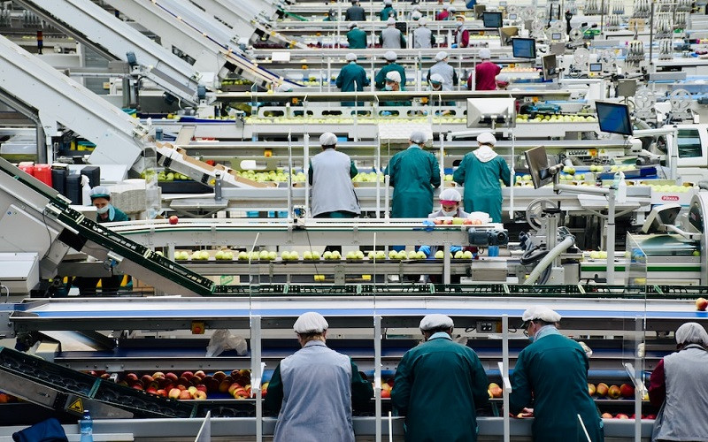 EINFÜHRUNG IN DIE GRUNDLAGEN DER INDUSTRIELLEN AUTOMATISIERUNG: WAS IST DAS UND WARUM IST ES WICHTIG?